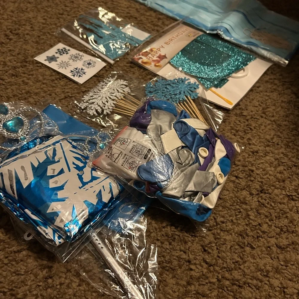 Winter Wonderland Party Supplies Set - Blue‎ and Silver